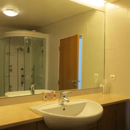 Sleeps 8 Pool Air Con Wifi *