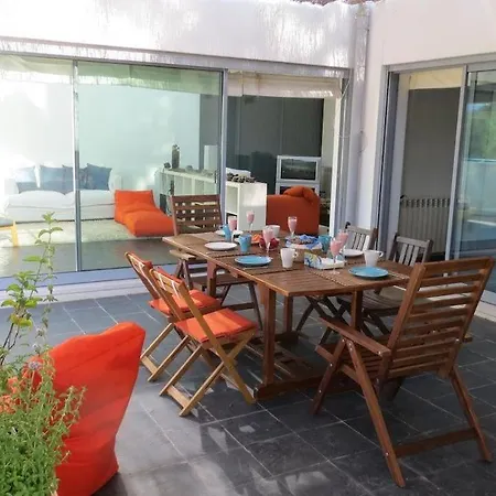 Sleeps 8 Pool Air Con Wifi *