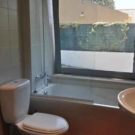 Sleeps 8 Pool Air Con Wifi * 세심브라