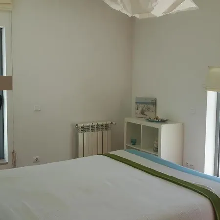 Sleeps 8 Pool Air Con Wifi